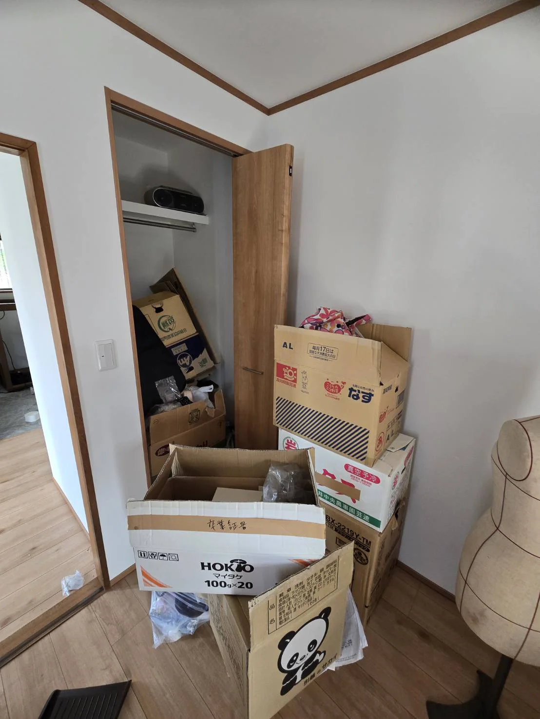 赤磐市で引っ越し後の不用品を回収・片付けする前の部屋